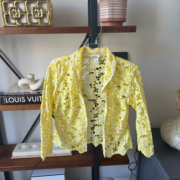 Lilly Pulitzer quilted floral blazer jacket - yellow and white with rose buttons - Picture 2 of 5